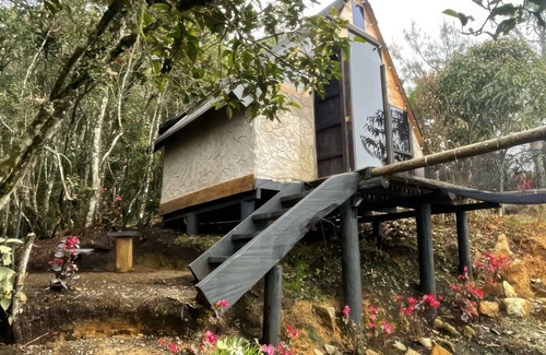 Medellin Cabin | Celestial Chalet Wifi, Catamaran netting, Private Parking
