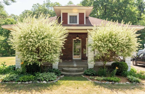 Fruitport House | Centrally located remodeled craftsmen home between Muskegon and Grand Haven.
