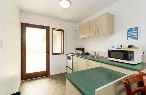 Alexandra Hotel | Centennial Court Hotel