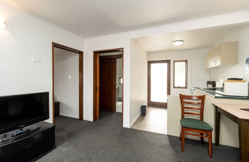 Alexandra Hotel | Centennial Court Hotel