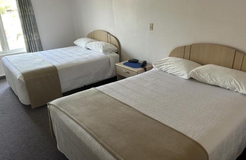 Sauble Beach Hotel | Centennial Motel