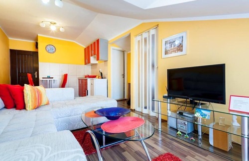 Golubovina Apartment | CENTER APARTMENT SARA, VIEW, 10 MINUTES FROM BEACH