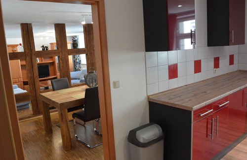 Bayreuth Apartment | Center Bayreuth: Large balcony apartment S9 (5 * stars) balcony, garages,