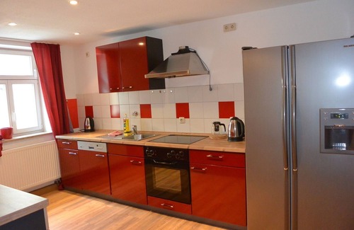 Bayreuth Apartment | Center Bayreuth: Large balcony apartment S9 (5 * stars) balcony, garages,