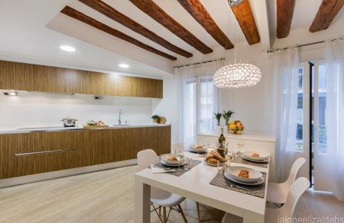 Old Town Apartment | Center Pamplona Apartment UAT00537