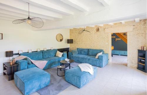 Morton House | CENTER PARCS à 5min - Idéal Familles & Groupes - 3 parkings - Piscine - Jardin clos - Au calme - Châteaux de la Loire