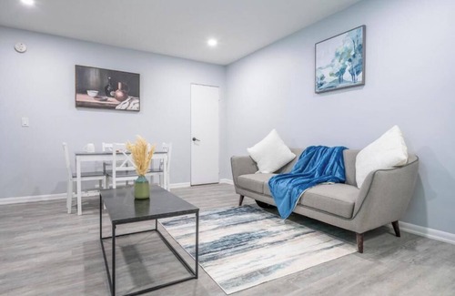 Highland Park House | CenterStreet-Cozy 3bed Pet Friendly Suite 08Entire