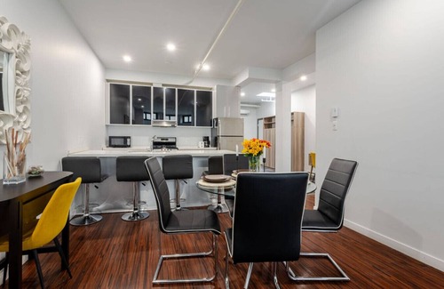 Downtown Montreal Apartment | Central 1BDR Apartment on Bishop Central MTL