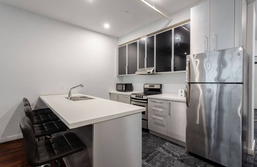 Downtown Montreal Apartment | Central 1BDR Apartment on Bishop Central MTL