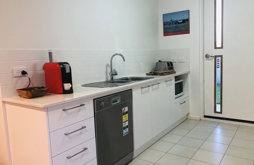 Queanbeyan East House | Central 2 Bed, 2 Bath, Pet-Friendly, 2 Car Secure Yard!