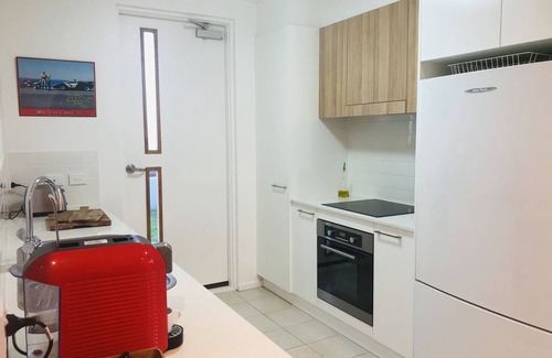 Queanbeyan East House | Central 2 Bed, 2 Bath, Pet-Friendly, 2 Car Secure Yard!
