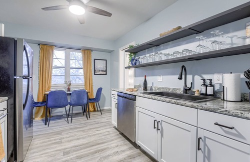 Benson House | Central 4BD Home - Spacious Backyard & Fun Games