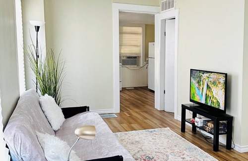 Peterborough House | Central 4BR Retreat with 6 Beds