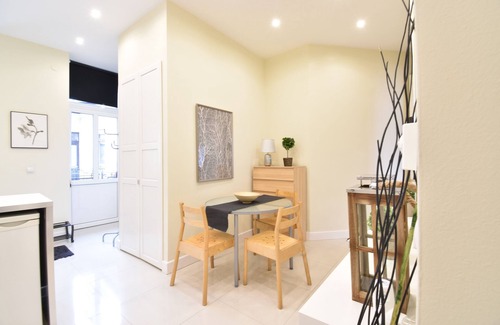 Losonci negyed House | Central 6 bedroom/5 bathroom with balconies