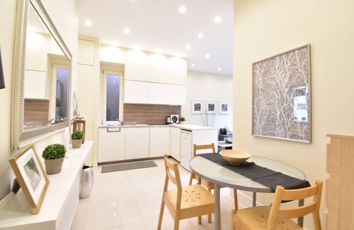 Losonci negyed House | Central 6 bedroom/5 bathroom with balconies