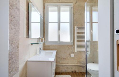 La Fuye-Velpeau Apartment | Central - 800 m Gare - Parking - Climatisé