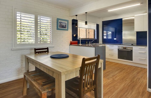 South West Rocks Apartment | Central * Air Cond * Modern Kitchen * Balcony BBQ * Garage * All Linens
