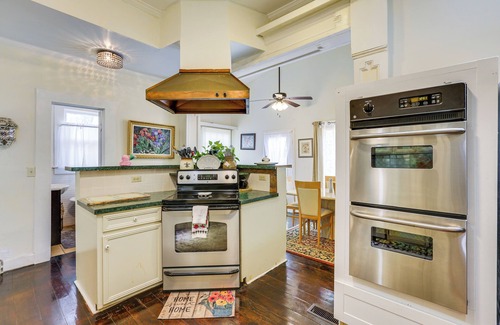 Albany House | Central Albany Home with Covered Porch & Patio!