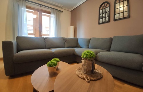 Jaca Apartment | Central Apartment in Jaca - 4 Bedrooms, 2 Bathrooms, Parking Included