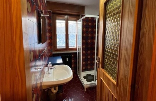 Sauze d'Oulx Apartment | Central apartment convenient to services and ski slopes