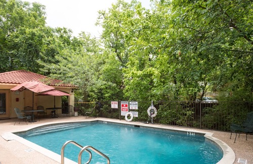 Hancock Apartment | Central Austin Condo, Hyde Park