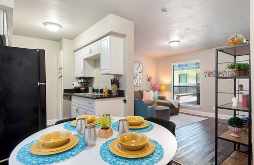 Oakmont Heights Apartment | Central Austin Condo! | Sleeps 5! | Near Downtown!