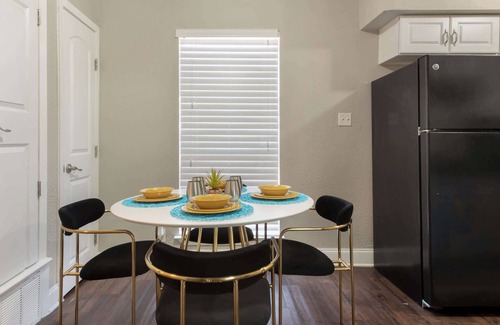 Oakmont Heights Apartment | Central Austin Condo! | Sleeps 5! | Near Downtown!