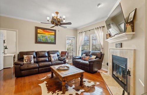North University Apartment | Central Austin Ranch Home Near UT, ACL & Formula 1