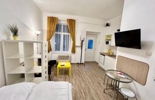 Csarnok negyed Apartment | Central Boulevard Apartman