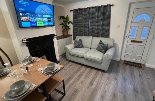 Brentwood House | Central Brentwood House