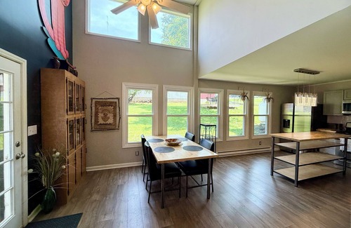 Broadway House | Central Broadway Stay across from the Park & Creek - Shenandoah Valley Treasure!