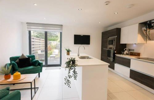 Gateshead House | Central Cambourne Place Retreat