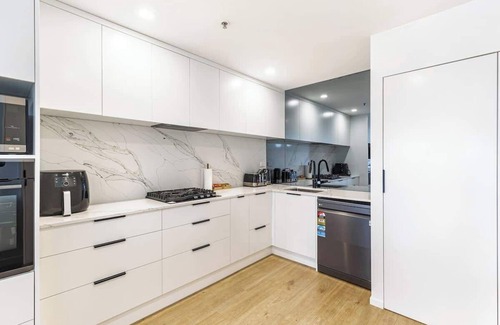 Auckland Central Business District Apartment | Central CBD Apt | Balcony & Parking | Zodiak Stays