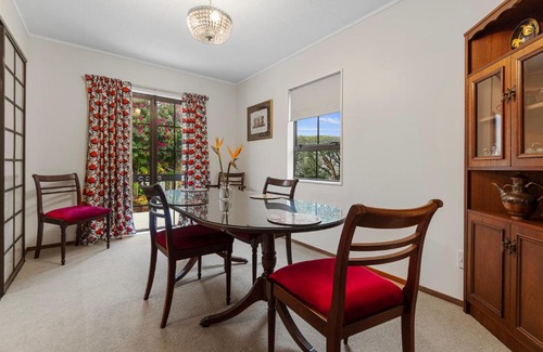 Mount Eden House | Central Comforts - Mount Eden Holiday Home