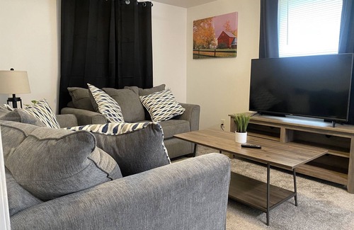 Bloomington House | Central Cottage 1 Bed 1 Bath Home