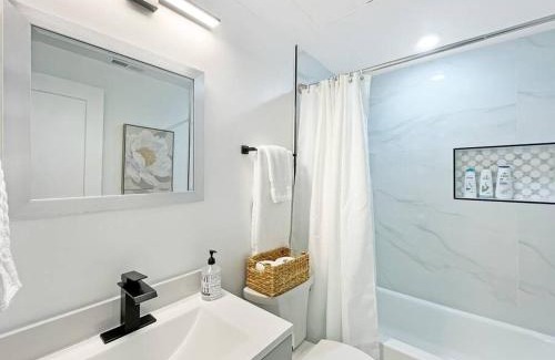 Northeast House | Central DC APT , City Skyline View , Close to All
