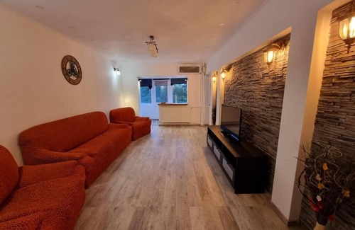 Bucharest Apartment | Central deluxe cosy apartment (2 rooms)
