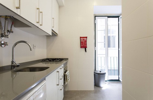 Santa Maria Maior Apartment | Central Downtown 4E up to 13guests by Central Hill