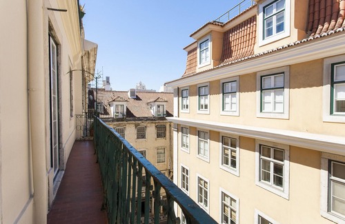 Santa Maria Maior Apartment | Central Downtown 4E up to 13guests by Central Hill