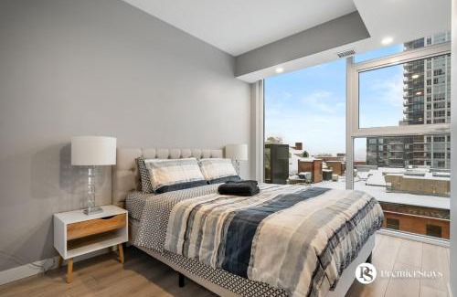 Downtown Edmonton Apartment | Central Downtown near Rogers Sleeps 6 with Two Queen Beds and Parking