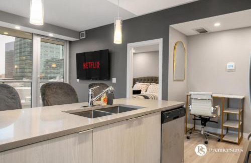 Downtown Edmonton Apartment | Central Downtown near Rogers Sleeps 6 with Two Queen Beds and Parking