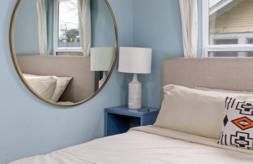 Central East Austin House | Central Eastside Room with Private Bathroom