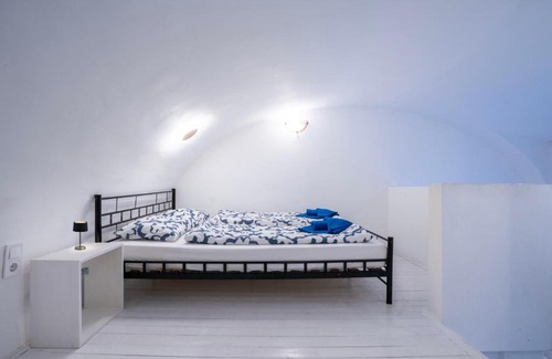 Palace District Apartment | Central Escape Studio K5