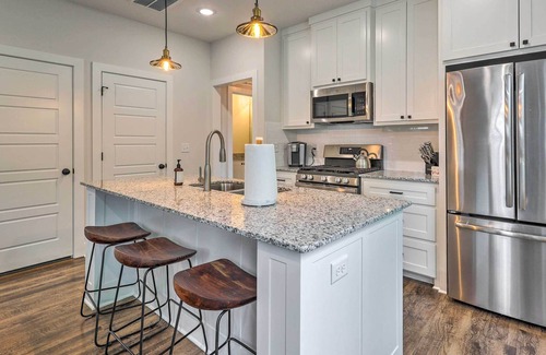 Fayetteville House | Central Fayetteville Home Near Attractions!
