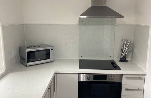 Peterhead Apartment | Central, free parking, free Netflix, stylish