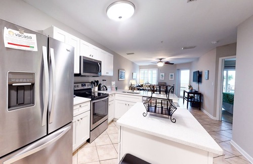 Orange Beach Condo | Central, Gulf-view condo with balcony & pool - beach across the street