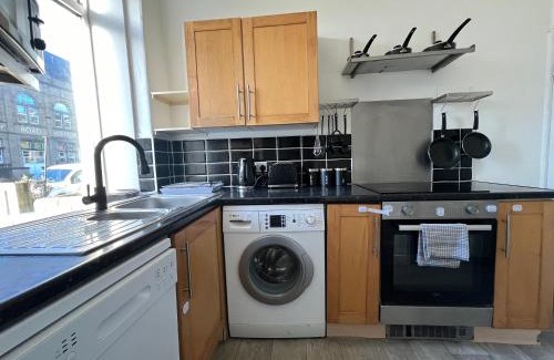 Halifax Apartment | Central Halifax Work & Retreat Base - Two bedroom house - sleeps up to 4 - free parking and internet