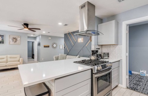 Austin House | Central/Heated or Cool Pool/Spa/BBQ/Arcade/Shuffleboard