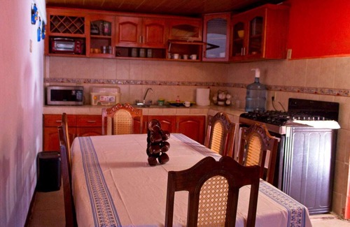 Managua House | Central Home 3BR w/King Bed, AC, Free parking