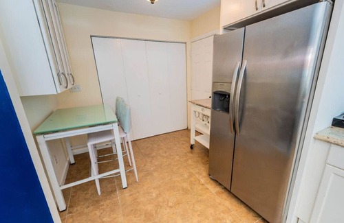 Historic Uptown House | Central in DWTN St Pete 5 BR with Parking!